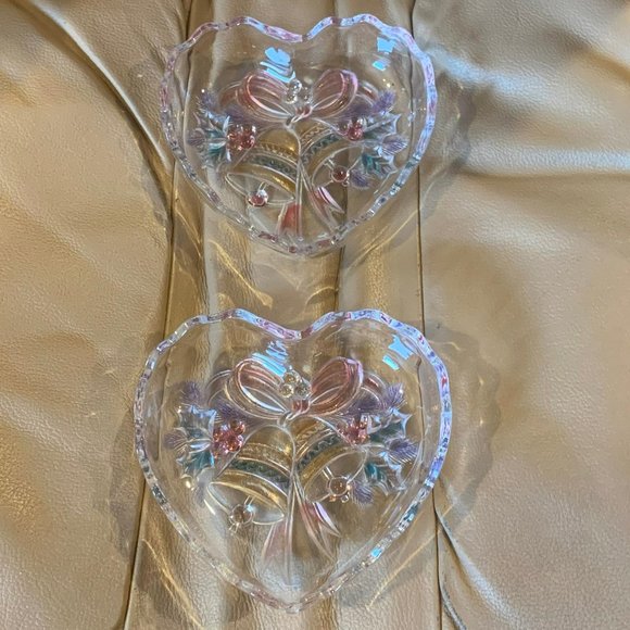 MIKASA NESTING HEART SHAPED BOWLS WITH CHRISTMAS BELLS DESIGN - Picture 1 of 5